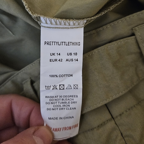 NWT Pretty Little Thing 100% Cotton Pleated Wide Leg Olive Green Pants Size 14 - Picture 7 of 7